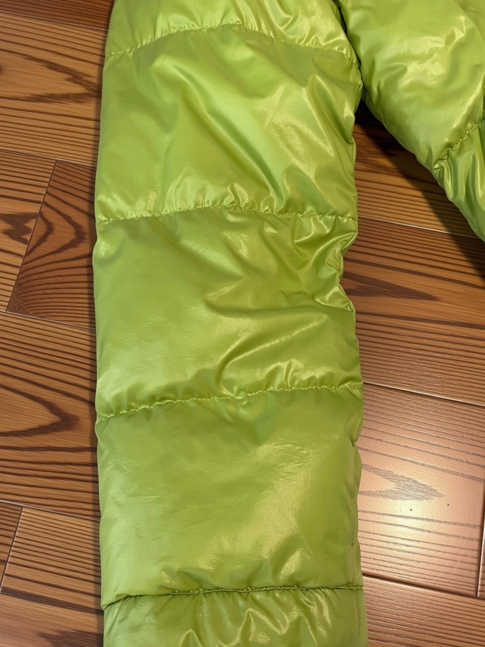 TNA Aritzia Superpuff size medium - Picture 6 of 9